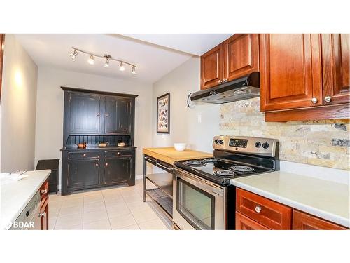 1603-75 Ellen Street, Barrie, ON - Indoor Photo Showing Kitchen