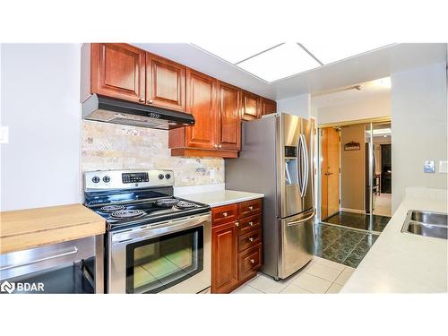 1603-75 Ellen Street, Barrie, ON - Indoor Photo Showing Kitchen With Double Sink