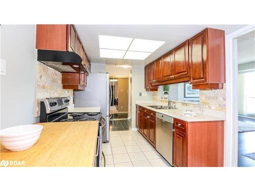 1603-75 Ellen Street, Barrie, ON - Indoor Photo Showing Kitchen With Double Sink