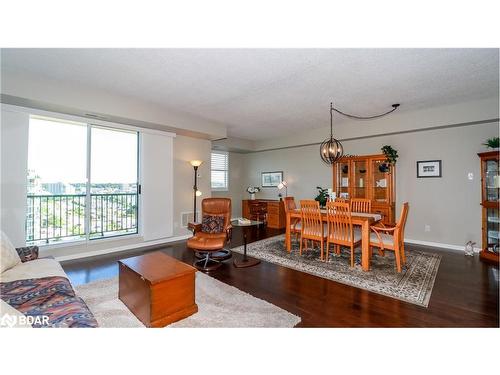 1603-75 Ellen Street, Barrie, ON - Indoor Photo Showing Living Room