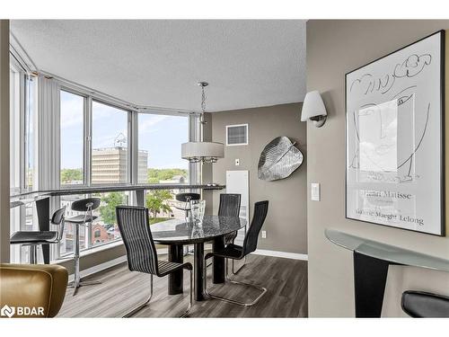 906-140 Dunlop Street E, Barrie, ON - Indoor Photo Showing Dining Room