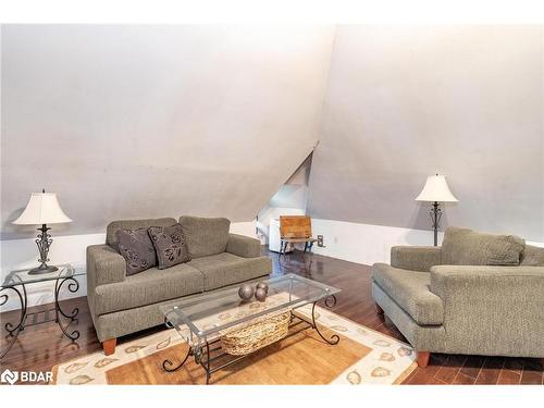 54 Nelson Street W, Alliston, ON - Indoor Photo Showing Living Room