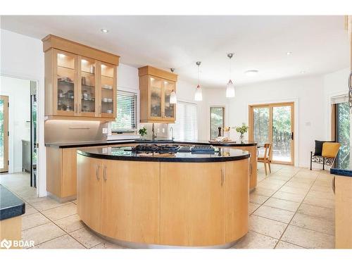 18 Red Oak Crescent, Oro-Medonte, ON - Indoor Photo Showing Kitchen