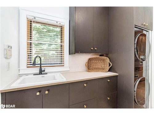 18 Red Oak Crescent, Oro-Medonte, ON - Indoor Photo Showing Laundry Room