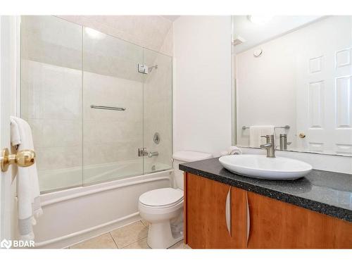 18 Red Oak Crescent, Oro-Medonte, ON - Indoor Photo Showing Bathroom