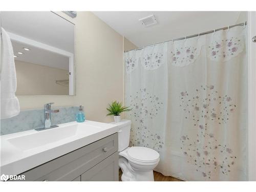 701-75 Ellen Street, Barrie, ON - Indoor Photo Showing Bathroom