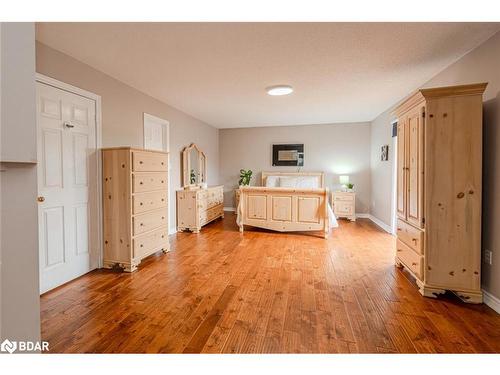 4 Whispering Pine Place, Barrie, ON - Indoor Photo Showing Bedroom