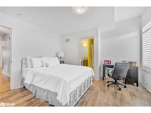 40 Cayton Crescent, Bradford, ON - Indoor Photo Showing Bedroom