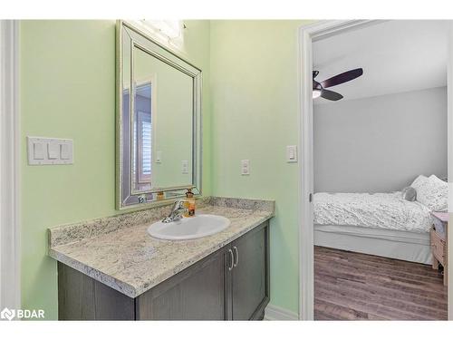 40 Cayton Crescent, Bradford, ON - Indoor Photo Showing Bathroom