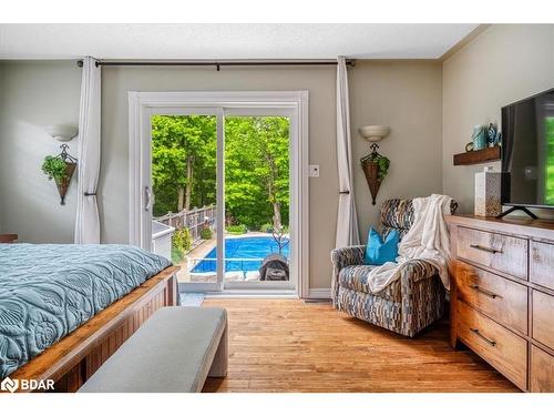 104 Crompton Drive, Barrie, ON - Indoor Photo Showing Bedroom