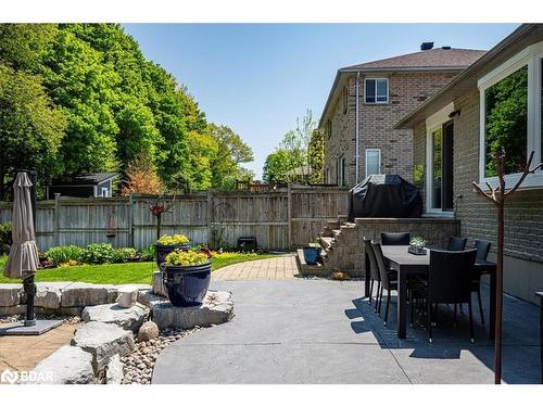 104 Crompton Drive, Barrie, ON - Outdoor