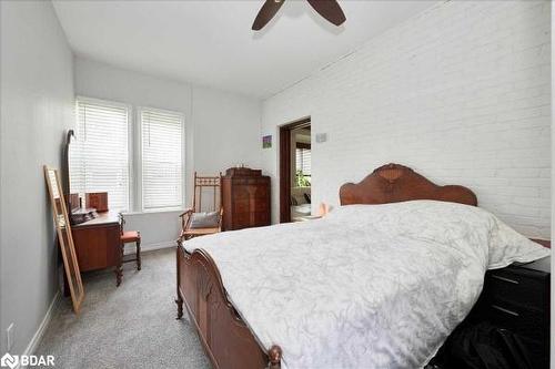 15 Frances Street N, Barrie, ON - Indoor Photo Showing Bedroom