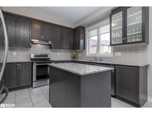 2061 Webster Boulevard Boulevard, Innisfil, ON - Indoor Photo Showing Kitchen With Upgraded Kitchen