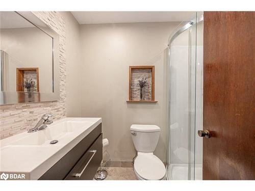 31 Park Crescent, Richmond Hill, ON - Indoor Photo Showing Bathroom