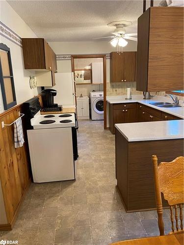 369 Indian Trail, Huntsville, ON - Indoor Photo Showing Kitchen With Double Sink