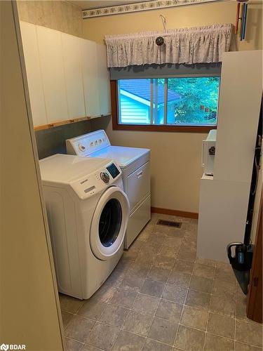 369 Indian Trail, Huntsville, ON - Indoor Photo Showing Laundry Room