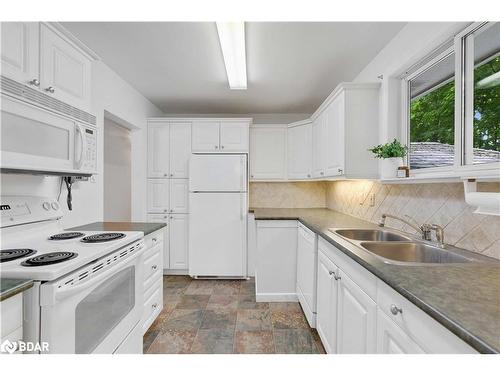 23 Alexander Avenue, Barrie, ON - Indoor Photo Showing Kitchen With Double Sink