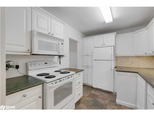 23 Alexander Avenue, Barrie, ON - Indoor Photo Showing Kitchen