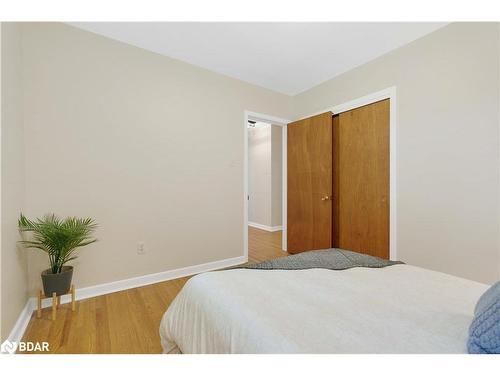 23 Alexander Avenue, Barrie, ON - Indoor Photo Showing Bedroom