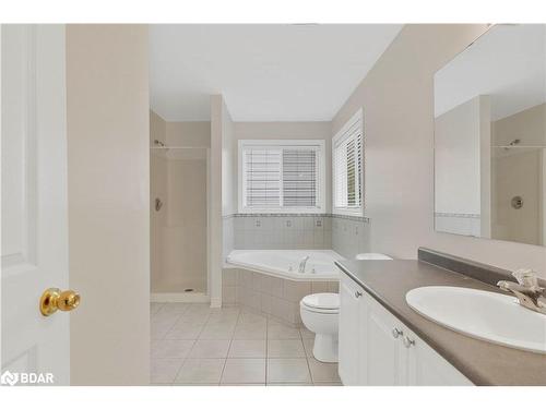 20 Cranberry Lane, Barrie, ON - Indoor Photo Showing Bathroom