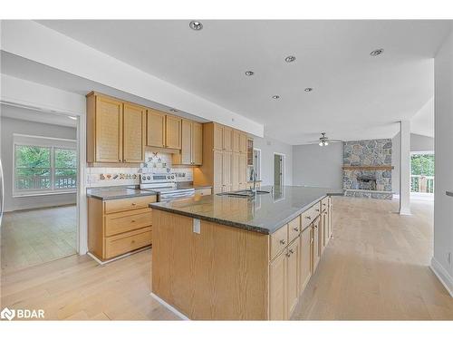 5992 Eighth Line, Erin, ON - Indoor Photo Showing Kitchen