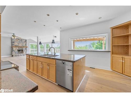 5992 Eighth Line, Erin, ON - Indoor Photo Showing Kitchen