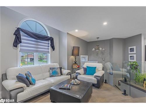 304 Cox Mill Road, Barrie, ON - Indoor Photo Showing Living Room