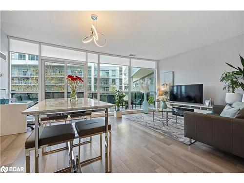 201-80 Marine Parade Drive, Etobicoke, ON - Indoor Photo Showing Living Room