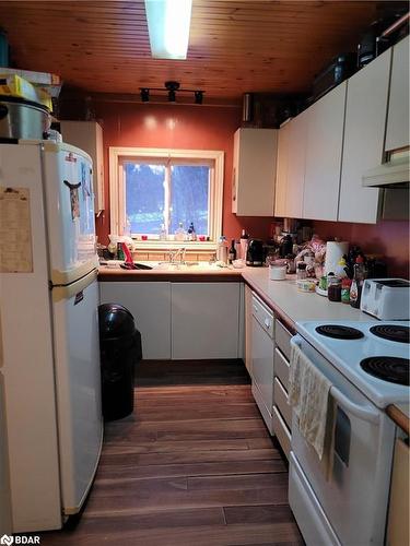 8272 Rama Road, Washago, ON - Indoor Photo Showing Kitchen