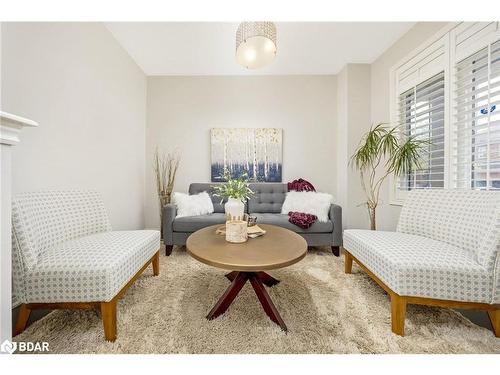 599 Nairn Circle, Milton, ON - Indoor Photo Showing Living Room