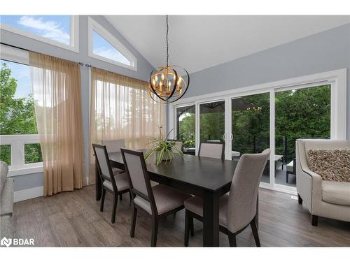 225 Lakeshore Road W, Oro-Medonte, ON - Indoor Photo Showing Dining Room