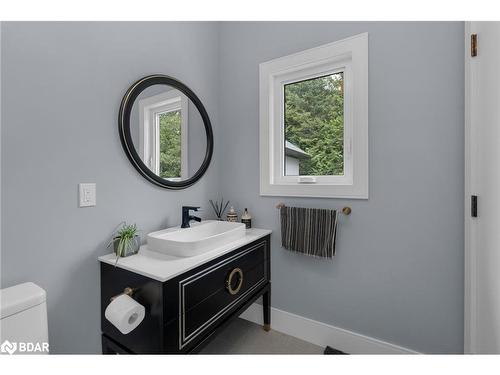 225 Lakeshore Road W, Oro-Medonte, ON - Indoor Photo Showing Bathroom