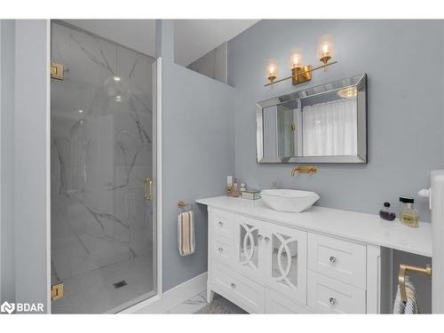 225 Lakeshore Road W, Oro-Medonte, ON - Indoor Photo Showing Bathroom