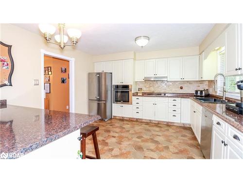 195 Little Avenue, Barrie, ON - Indoor Photo Showing Kitchen