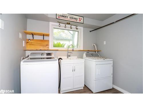 195 Little Avenue, Barrie, ON - Indoor Photo Showing Laundry Room