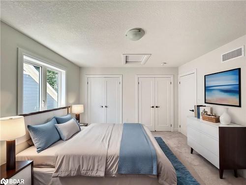 122 Beacon Drive, Thornbury, ON - Indoor Photo Showing Bedroom