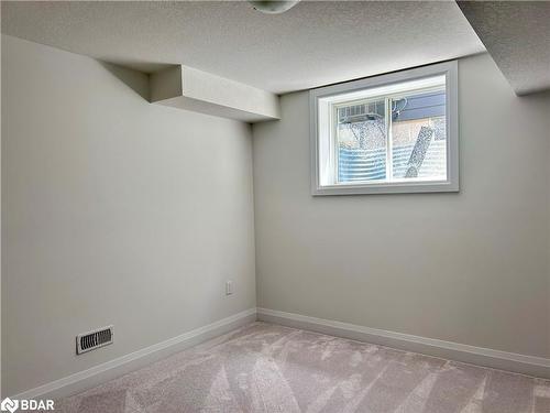 122 Beacon Drive, Thornbury, ON - Indoor Photo Showing Other Room