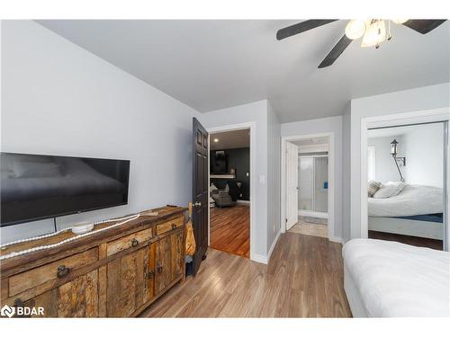 25 Elliott Street, Huntsville, ON - Indoor Photo Showing Bedroom