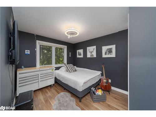 25 Elliott Street, Huntsville, ON - Indoor Photo Showing Bedroom