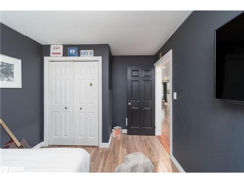 25 Elliott Street, Huntsville, ON - Indoor Photo Showing Bedroom