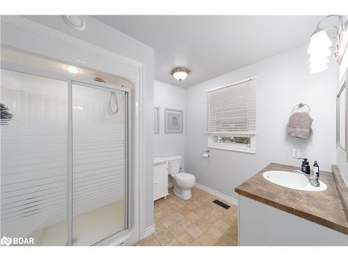 25 Elliott Street, Huntsville, ON - Indoor Photo Showing Bathroom