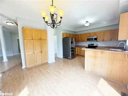 57 Penvill Trail, Barrie, ON - Indoor Photo Showing Kitchen