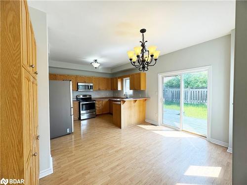 57 Penvill Trail, Barrie, ON - Indoor Photo Showing Kitchen