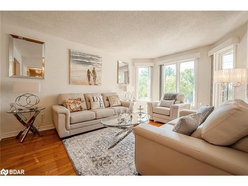 274 Edgehill Drive, Barrie, ON - Indoor Photo Showing Living Room