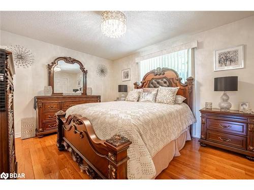 274 Edgehill Drive, Barrie, ON - Indoor Photo Showing Bedroom