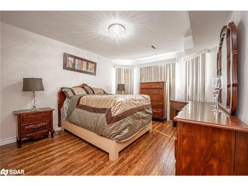 274 Edgehill Drive, Barrie, ON - Indoor Photo Showing Bedroom