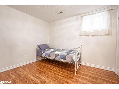 274 Edgehill Drive, Barrie, ON - Indoor Photo Showing Bedroom