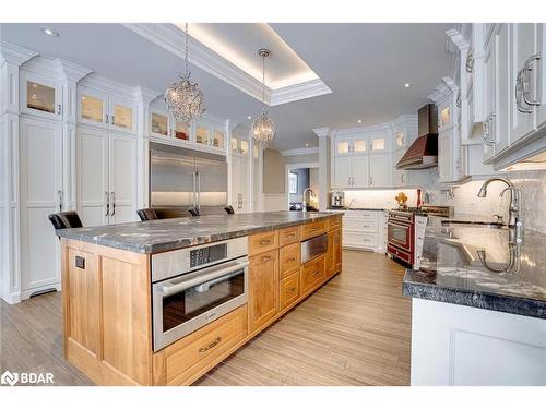 6 Oak Ridge Road, Oro-Medonte, ON - Indoor Photo Showing Kitchen With Upgraded Kitchen