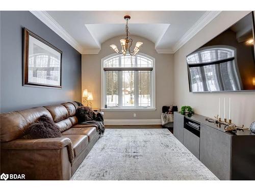 6 Oak Ridge Road, Oro-Medonte, ON - Indoor Photo Showing Living Room