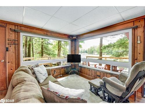 31 Fire Route 96, Peterborough, ON - Indoor Photo Showing Living Room